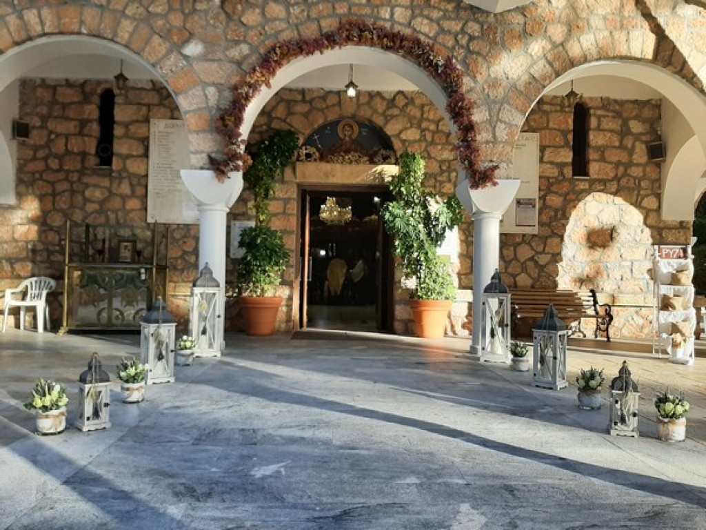 Στολισμός γάμου με λεβάντα και τουλίπες